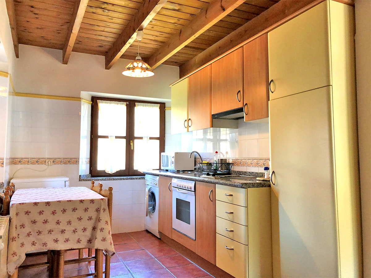 cocina apartamento rural Picos de europa cocina apartamento rural pierzu