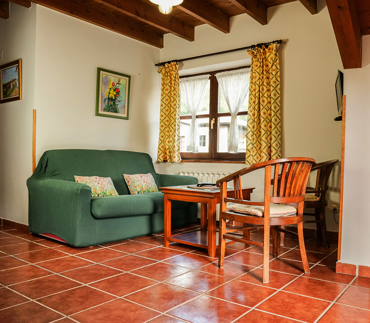 salón del apartamento rural con terraza salón apartamento con terraza