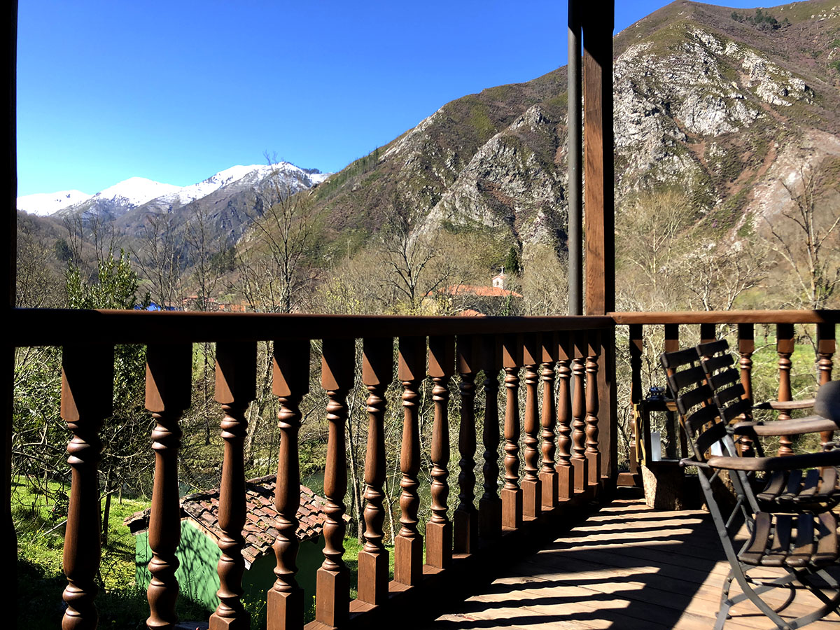 vistas apartamento rural en Covadonga vistas apartamento rural con terraza