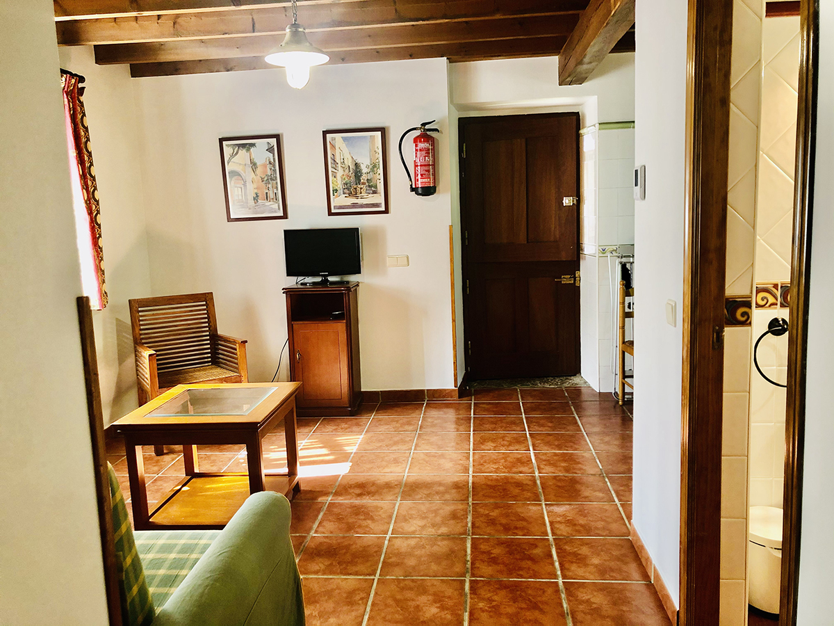 salon-apartamento-tiatordos-5-1200-900 salon apartamento 3 personas